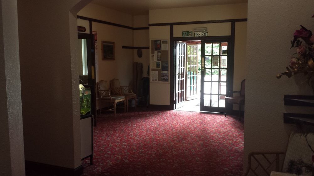 Covenanters Inn Дингуол Екстериор снимка