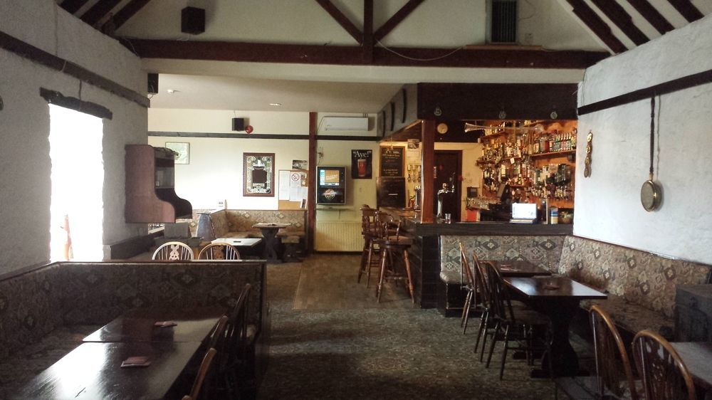 Covenanters Inn Дингуол Екстериор снимка